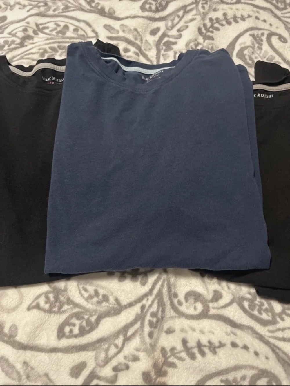 Isaac Mizrahi Men's Short Sleeve Crew T-Shirt in Navy and Black. 4 shirt bundle